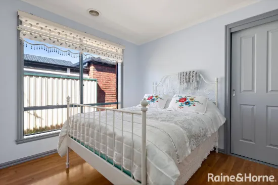 6 Lachlan Crescent, Roxburgh Park, Vic 3064-Image