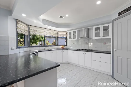 6 Lachlan Crescent, Roxburgh Park, Vic 3064-Image