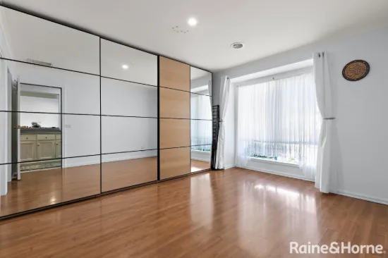 6 Lachlan Crescent, Roxburgh Park, Vic 3064-Image