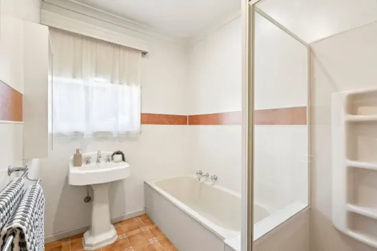 6 Larcombe Street, Highton, Vic 3216