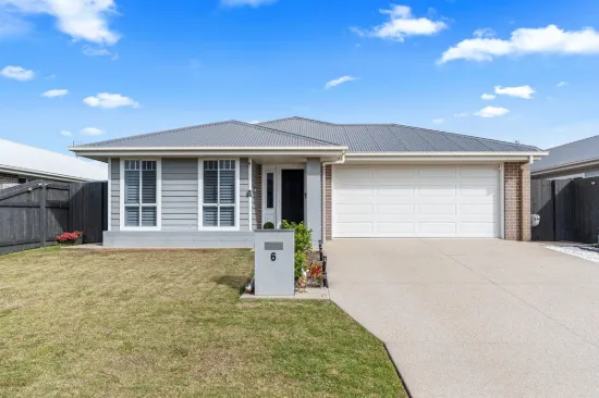 6 Lucinda Way, Eli Waters, Qld 4655
