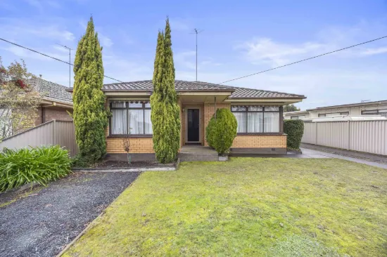 6 Maude Street, Wendouree, Vic 3355