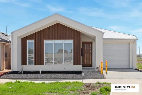 6 Milkmaids Ave, Deanside, Vic 3336 - For Rent
