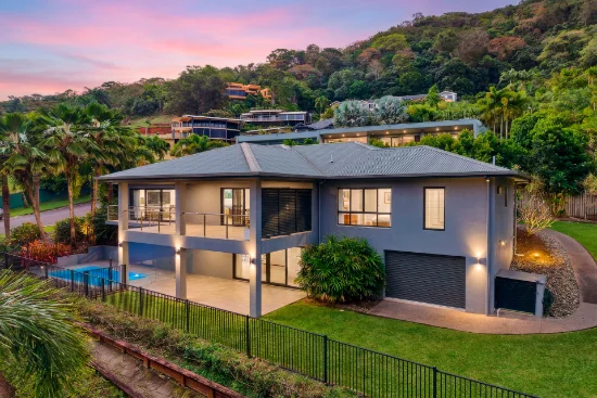 6 Moule Drive, Whitfield, Qld 4870