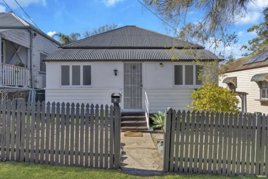 6 North Street, North Ipswich, Qld 4305