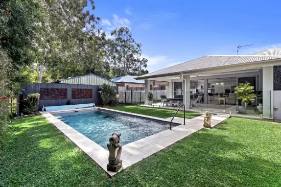 6 Parraweena Court, Point Vernon, Qld 4655