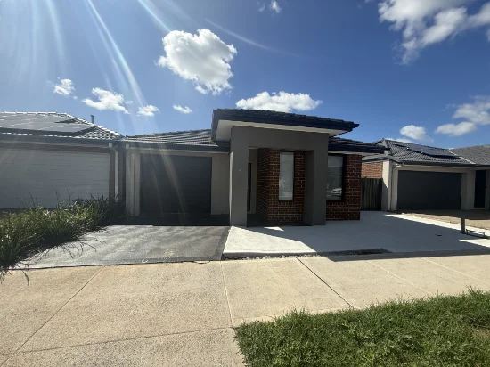 6 Pedirka Road, Truganina, Vic 3029 - For Rent