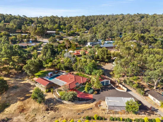 6 Peet Road, Roleystone, WA 6111