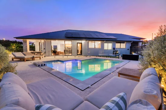 6 Petrel Crescent, Worongary, Qld 4213 - For Sale