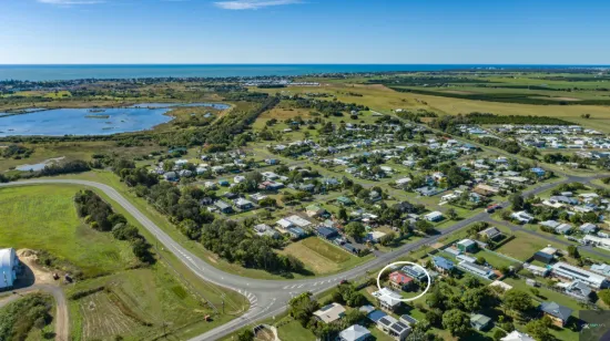 6 Powers Street, Burnett Heads, Qld 4670