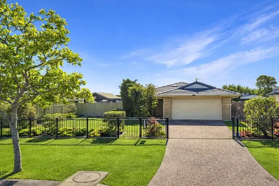6 Queenscliff Court, Sandstone Point, Qld 4511