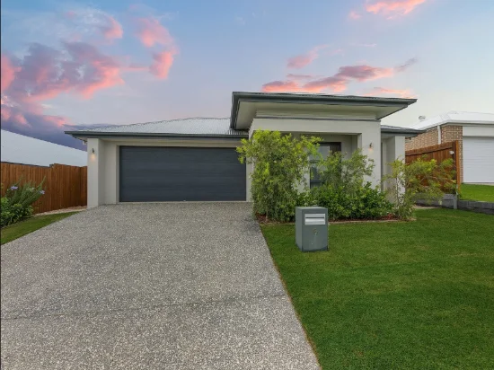 6 Scheyville Crescent, South Ripley, Qld 4306
