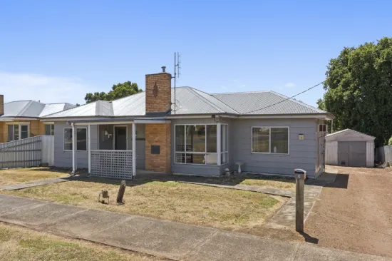 6 Silvester Street, Cobden, Vic 3266