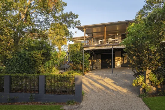 6 Stonehenge Street, Chapel Hill, Qld 4069
