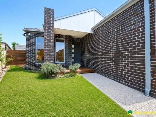 6 The Terrace, Melton, Vic 3337-Image