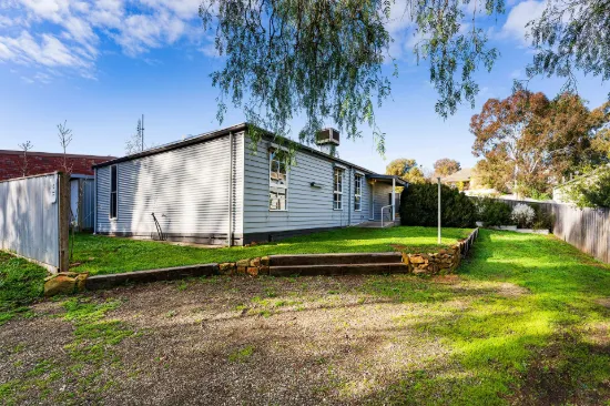 6  Thomas Lane, Castlemaine, Vic 3450