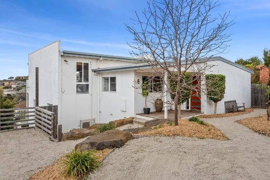 6 Triumph Court, Highton, Vic 3216