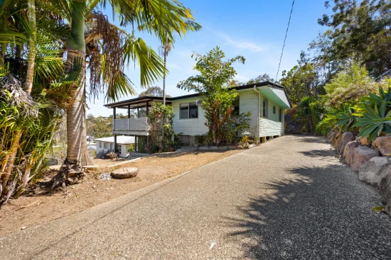 6 Warren Street, West Gladstone, Qld 4680