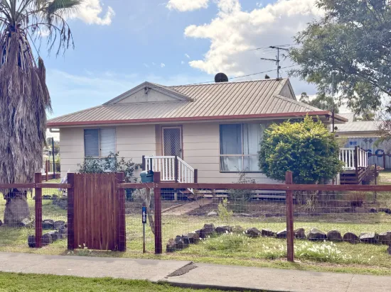60 East Street, Clifton, Qld 4361