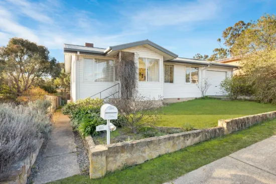 60 Elizabeth Crescent, Queanbeyan, NSW 2620