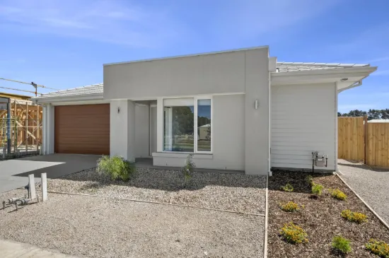 60 Giovanni Drive, Charlemont, Vic 3217