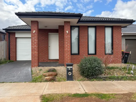 60 Mewat Cct, Thornhill Park, Vic 3335