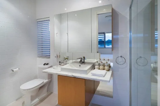 6070 Lugano Drive, Hope Island, Qld 4212-Image