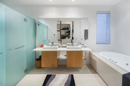 6070 Lugano Drive, Hope Island, Qld 4212-Image