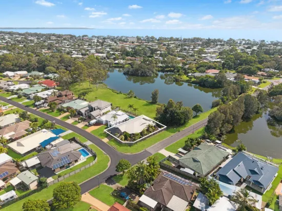 61 Alexander Street, Torquay, Qld 4655