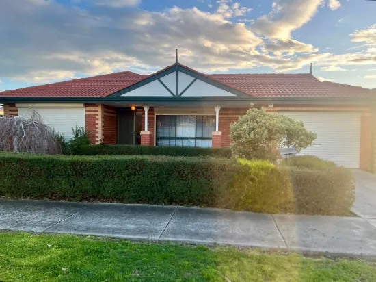 61 Hawkes Drive, Mill Park VIC 3082-Image