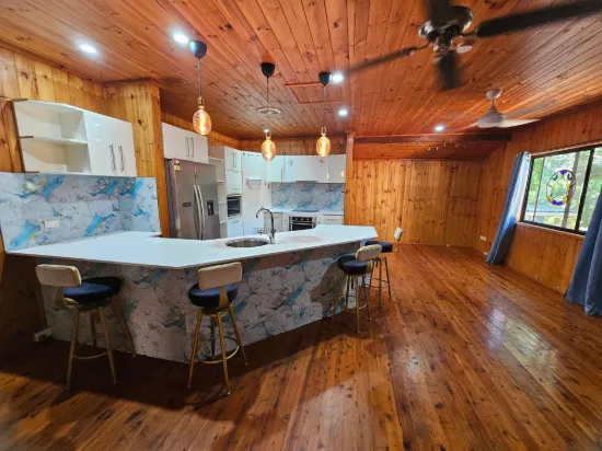 61 Lucas Drive, Lamb Island, Qld 4184
