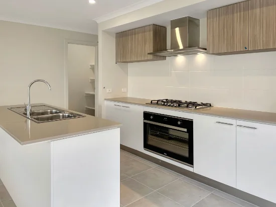 61 Parkrise Boulevard, Clyde North VIC 3978 - For Rent