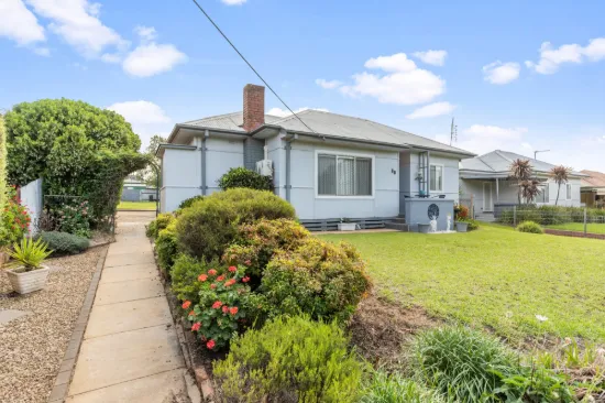 61 Seignior Street, Junee, NSW 2663