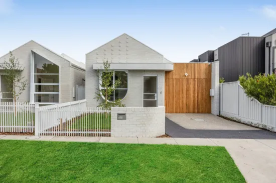 61B Snell Grove, Oak Park, Vic 3046