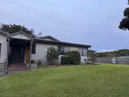 62 Main Street, Currie, Tas 7256