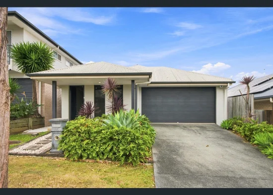 62 Mapleton Drive, North Lakes, Qld 4509 - For Rent