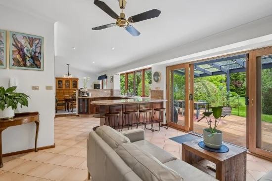 62 Taylors Road, Mount Macedon, Vic 3441