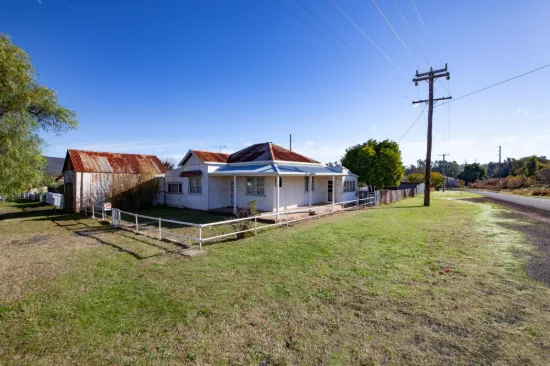 62 Whiteley St, Wellington, NSW 2820
