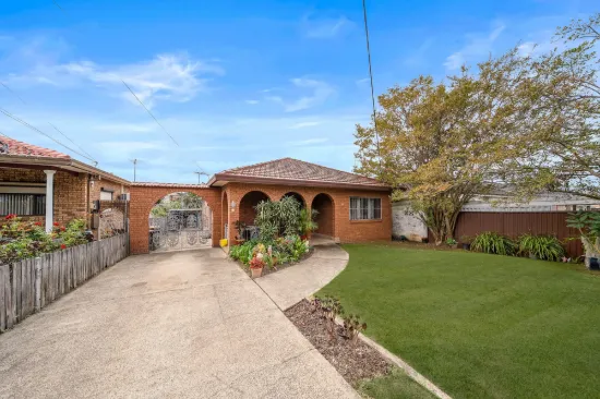 63 Cardigan Road, Greenacre, NSW 2190
