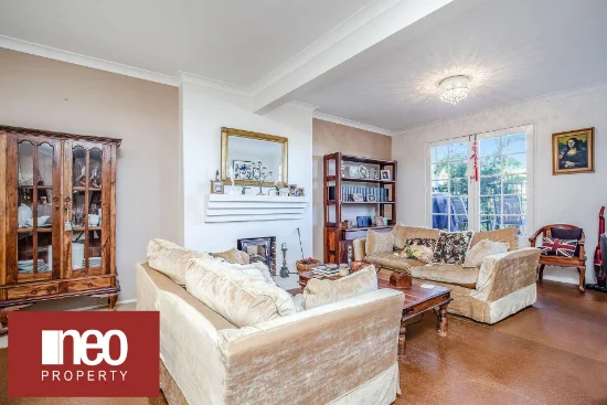 63 Dunkeith Avenue, Benowa, Qld 4217 - For Rent