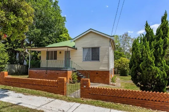 63 Englefield Road, Oxley QLD 4075 - For Rent