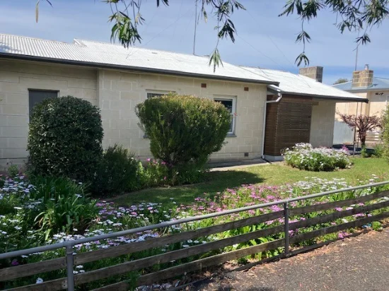 63 Memorial Drive, Naracoorte, SA 5271 - For Rent