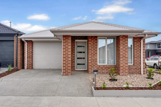 63 Penstone Cr, Lara, Vic 3212 - For Rent