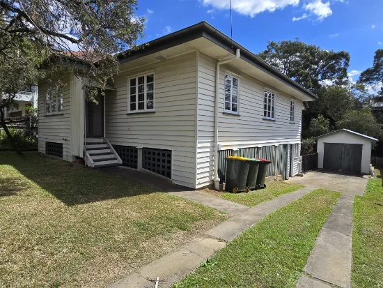 63 William Terrace, Oxley, Qld 4075