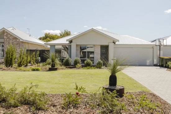 63 Winston Crescent, Viveash, WA 6056