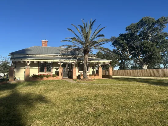 633 Llowalong Road, Llowalong, Vic 3862