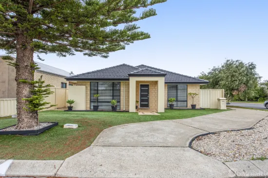 64 Bancoura Parkway, Secret Harbour, WA 6173