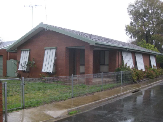 64 Clarke Street, Benalla VIC 3672 - For Rent