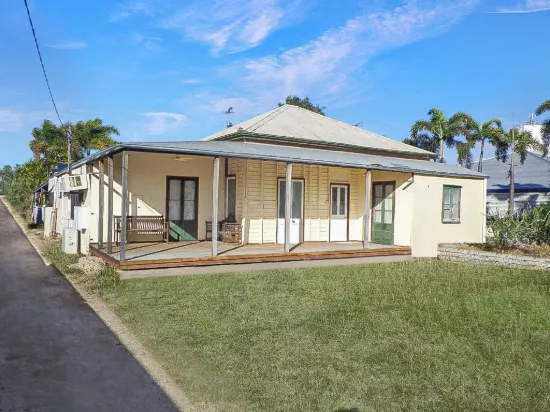 64 Cork Street, Winton, Qld 4735