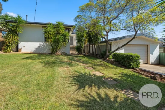 64 Nixon Crescent, Tolland, NSW 2650